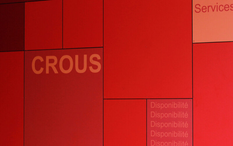 Rouge-crous-dijon-mur-fresque-artistique-graphisme-façade-architecture-Calc-(0)